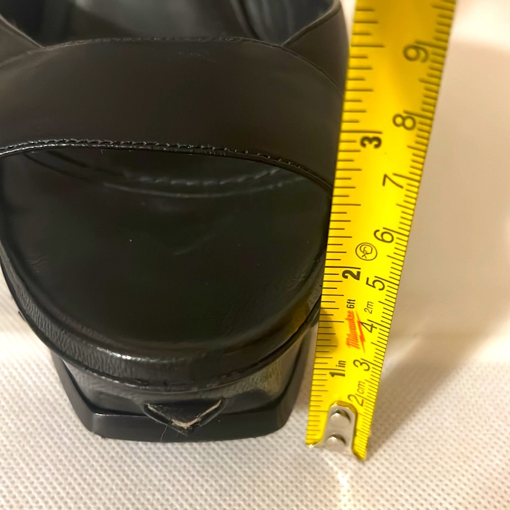 Yves Saint Laurent Black Strappy Heels. Size 38.5/7.5 Like New. - Picture 10 of 10